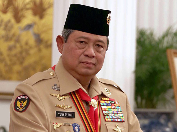 Ulang Tahun, Presiden SBY Terima Kue Kejutan dari Para Jurnalis!